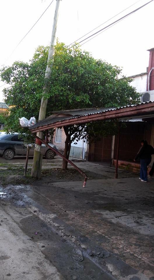 Un patrullero «se metió» en su casa tras persecución a un motociclista