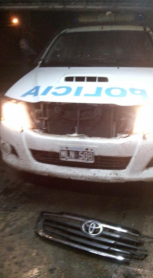 Un patrullero «se metió» en su casa tras persecución a un motociclista