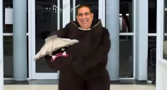 El intendente Basualdo también tiene su «Balcarce», como Macri