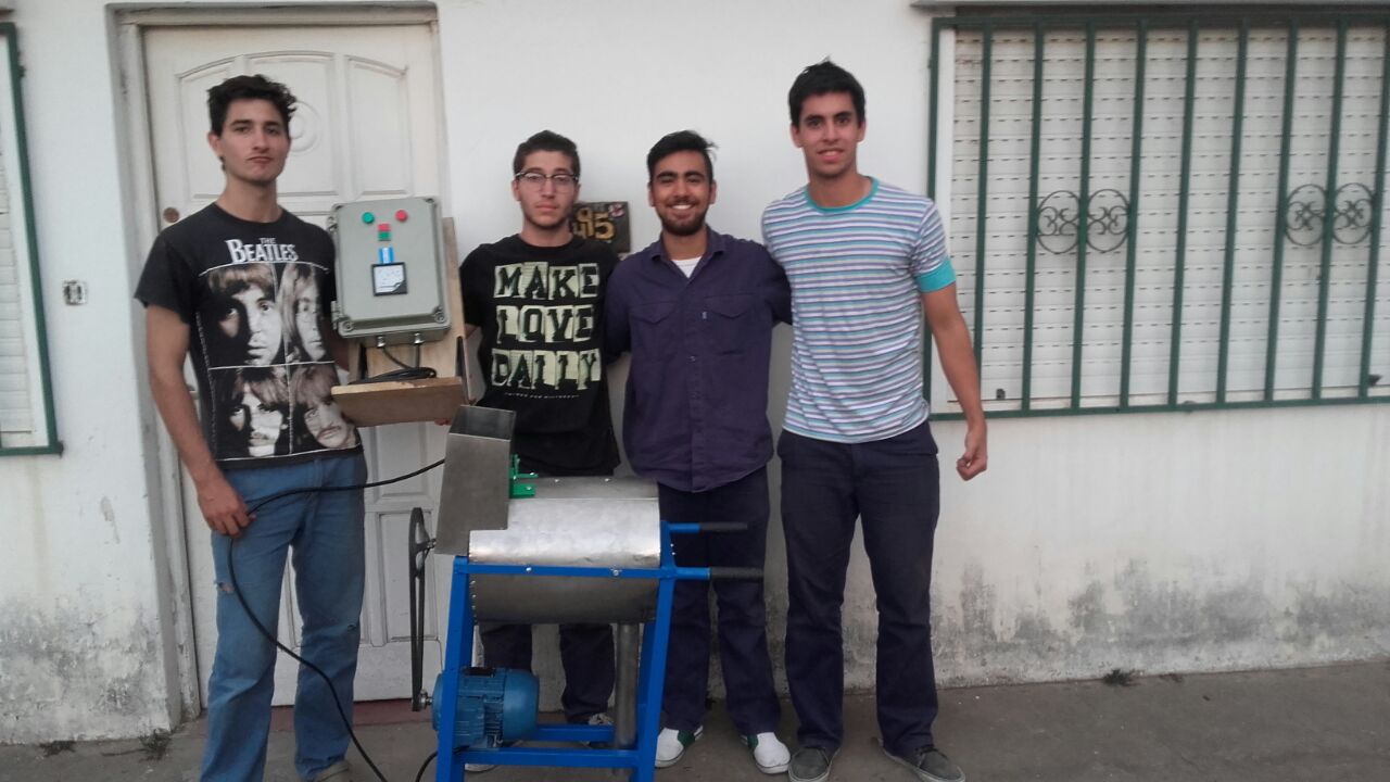 Alumnos de la EPET 1, premiados a nivel nacional por proyecto de «aprovechamiento» del mango