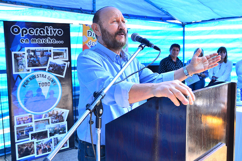Gildo pide ayuda a Macri «para construir el acueducto» a Ingeniero Juárez
