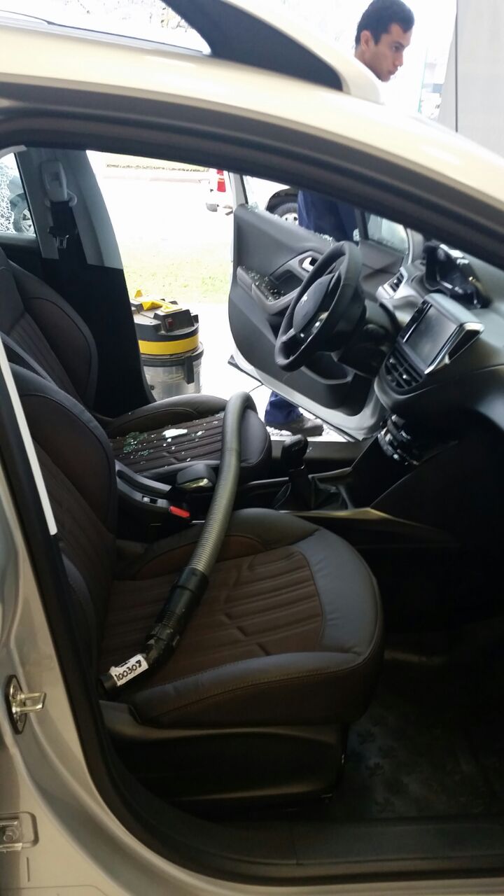 También robaron en la concesionaria Peugeot