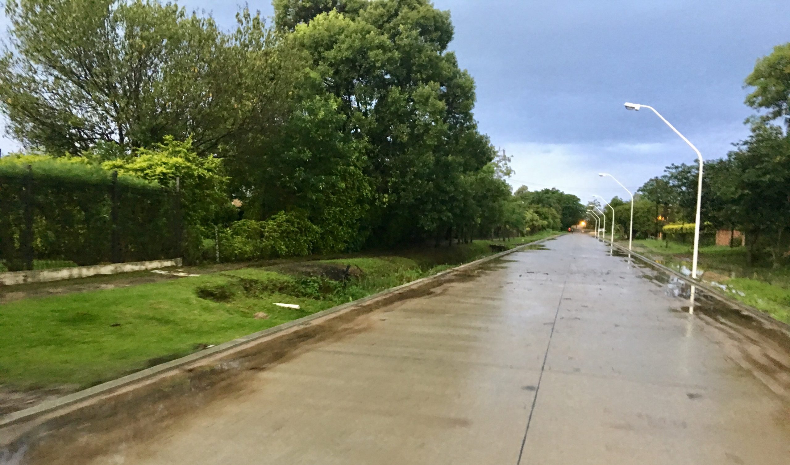 Continúa la pavimentación en la zona de quintas en Lote 4