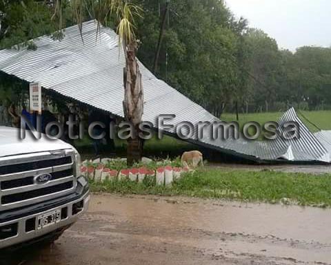 Fuertes vientos en Herradura, volaron chapas de construcciones cercanas a la zona de la playa
