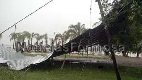 Fuertes vientos en Herradura, volaron chapas de construcciones cercanas a la zona de la playa