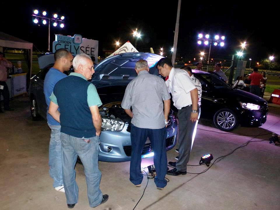 Niza Auto presentó el nuevo Citroën C-Elysée en el kartódromo