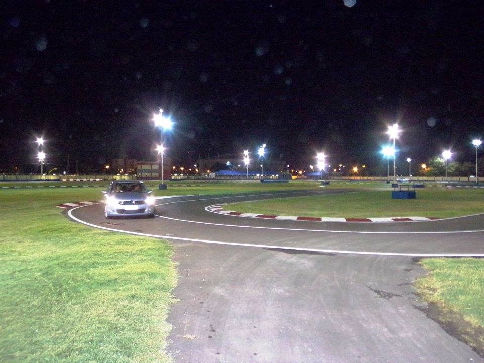 Niza Auto presentó el nuevo Citroën C-Elysée en el kartódromo