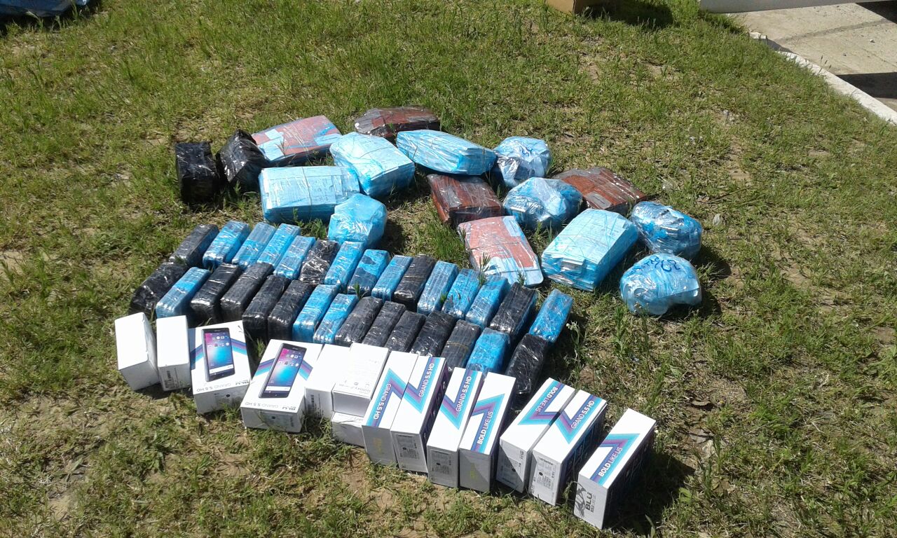Prefectura secuestró celulares y accesorios de un micro larga distancia «alertado por un llamado anónimo»