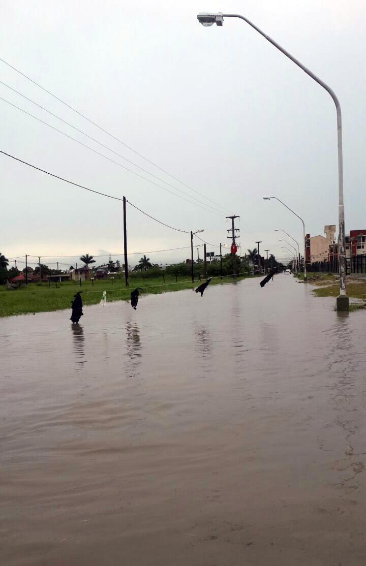Otra vez la lluvia inundó las calles y barrios de la ciudad