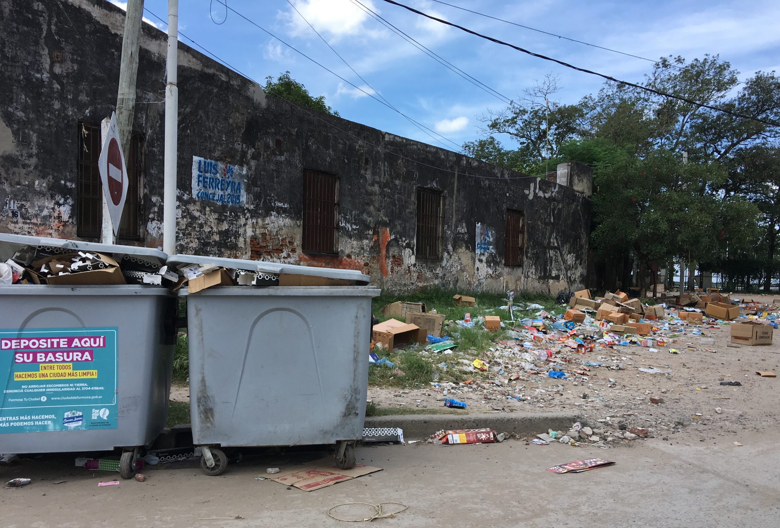 Pasó el 2016, quedó la basura en el Mercadito