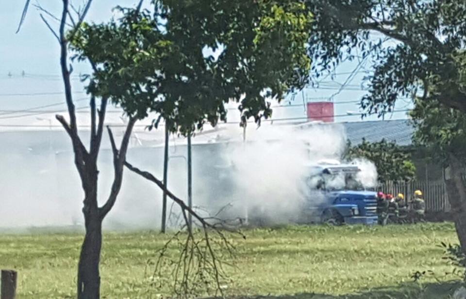 Se incendió un camión en el Mercado Frutihortícola (fotos y videos)