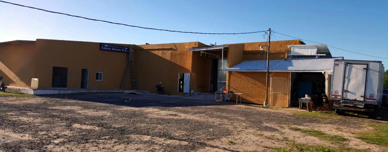 El viernes inauguran el Frigorífico Loma Oeste, invitaron a Buryaile y Gildo
