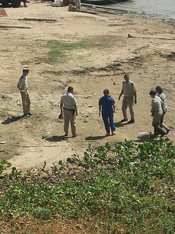 «Cayó o se tiró al río» desde el muelle, la rescató un canoero y pudo salvarse