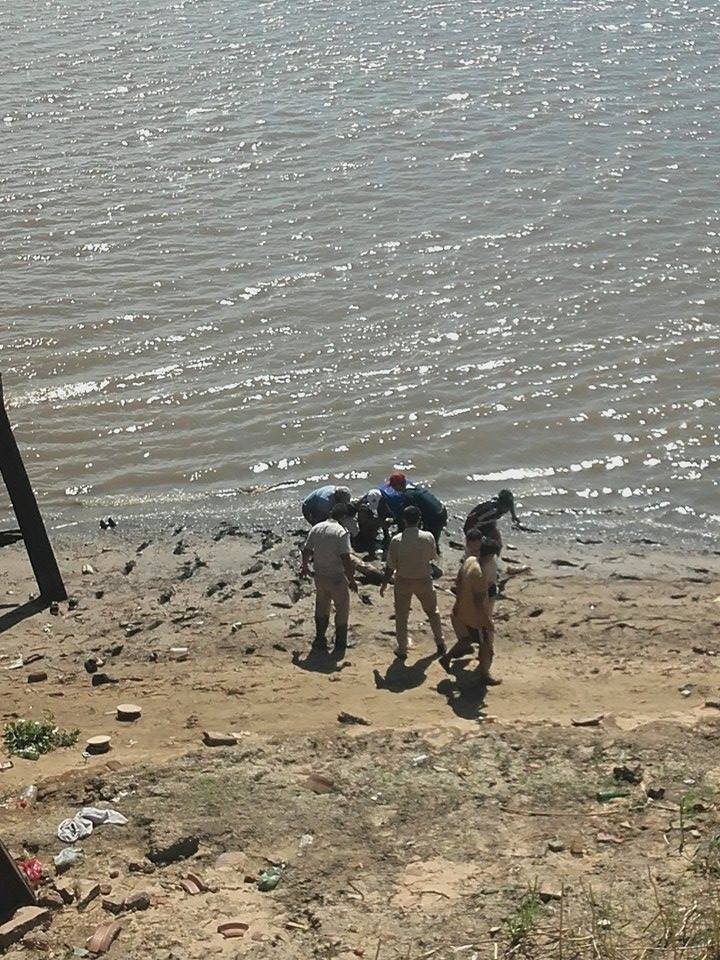 «Cayó o se tiró al río» desde el muelle, la rescató un canoero y pudo salvarse