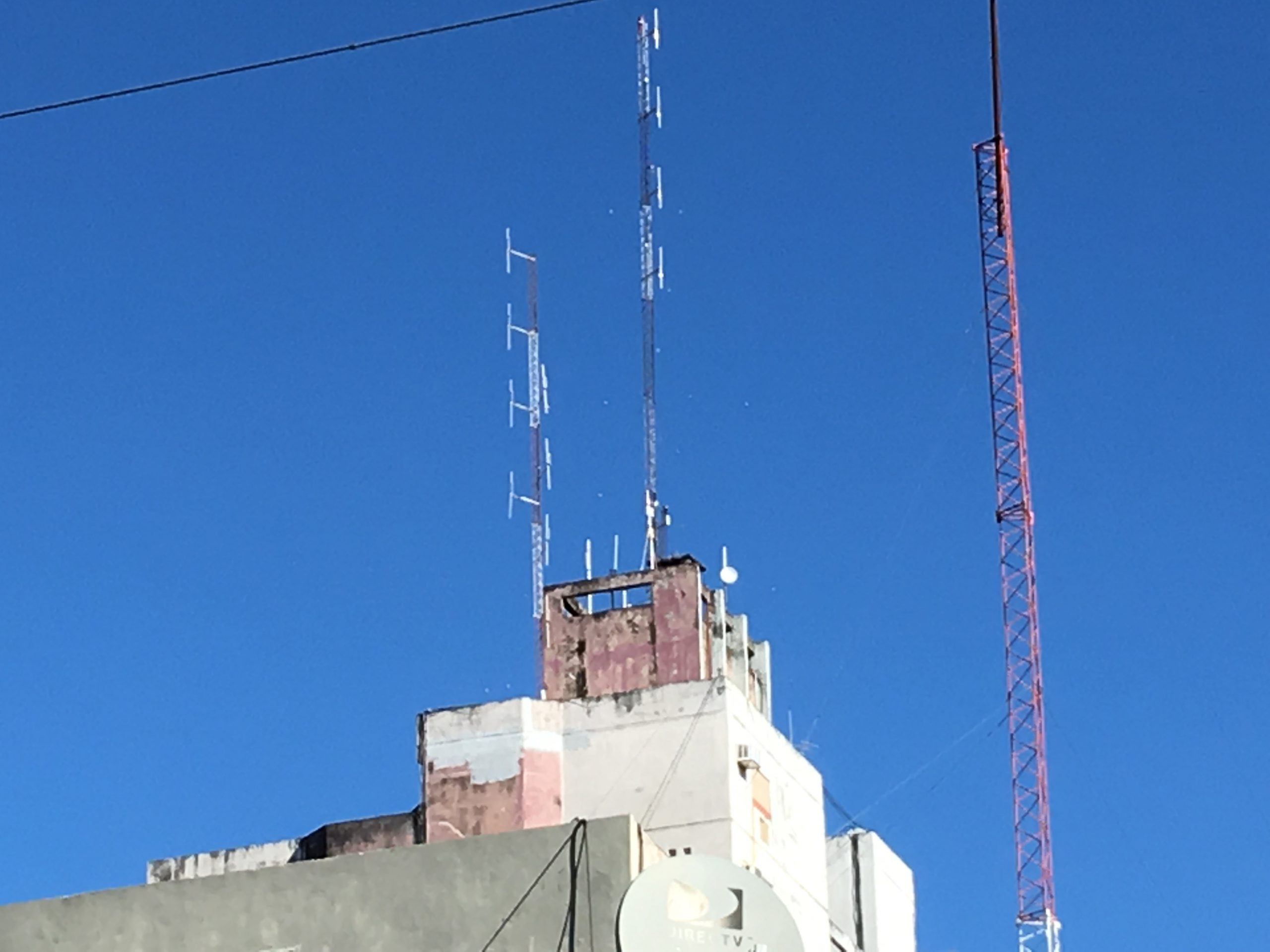 La ENACOM, junto a Gendarmería, inspeccionan radios y secuestran equipos en la capital