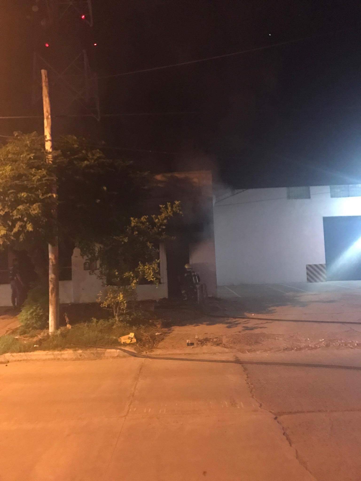 Incendio fatal en una casa de la calle Eva Perón, entre Saavedra y España. Un muerto