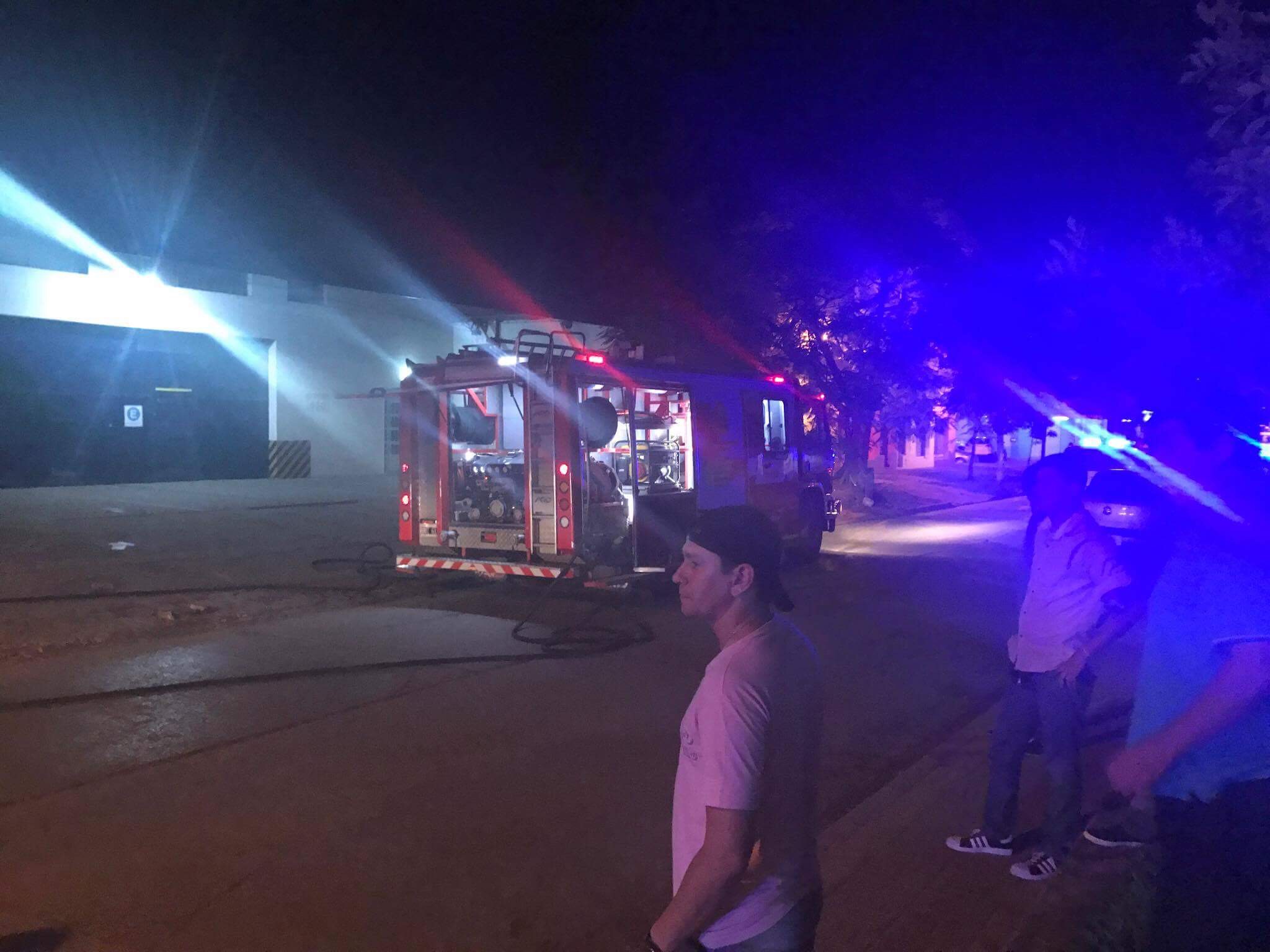 Incendio fatal en una casa de la calle Eva Perón, entre Saavedra y España. Un muerto