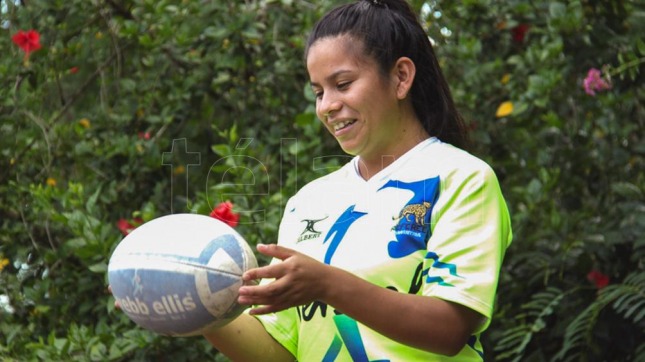 Brenda, la primera mujer indígena árbitro de la Unión de Rugby Argentina: inclusión a base de esfuerzo