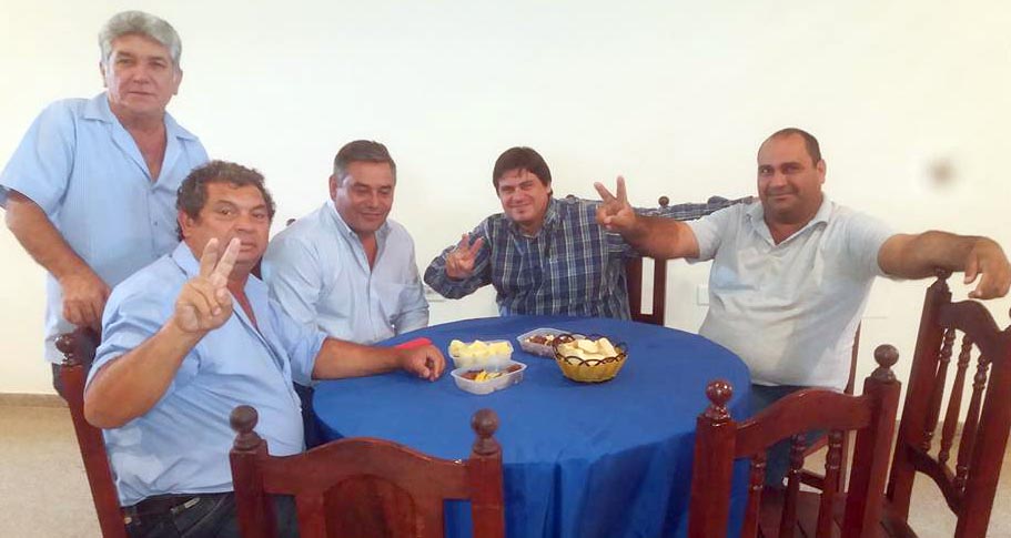 Gildo se reunió con intendentes y miembros de su gabinete