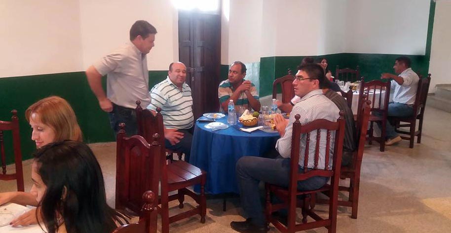 Gildo se reunió con intendentes y miembros de su gabinete