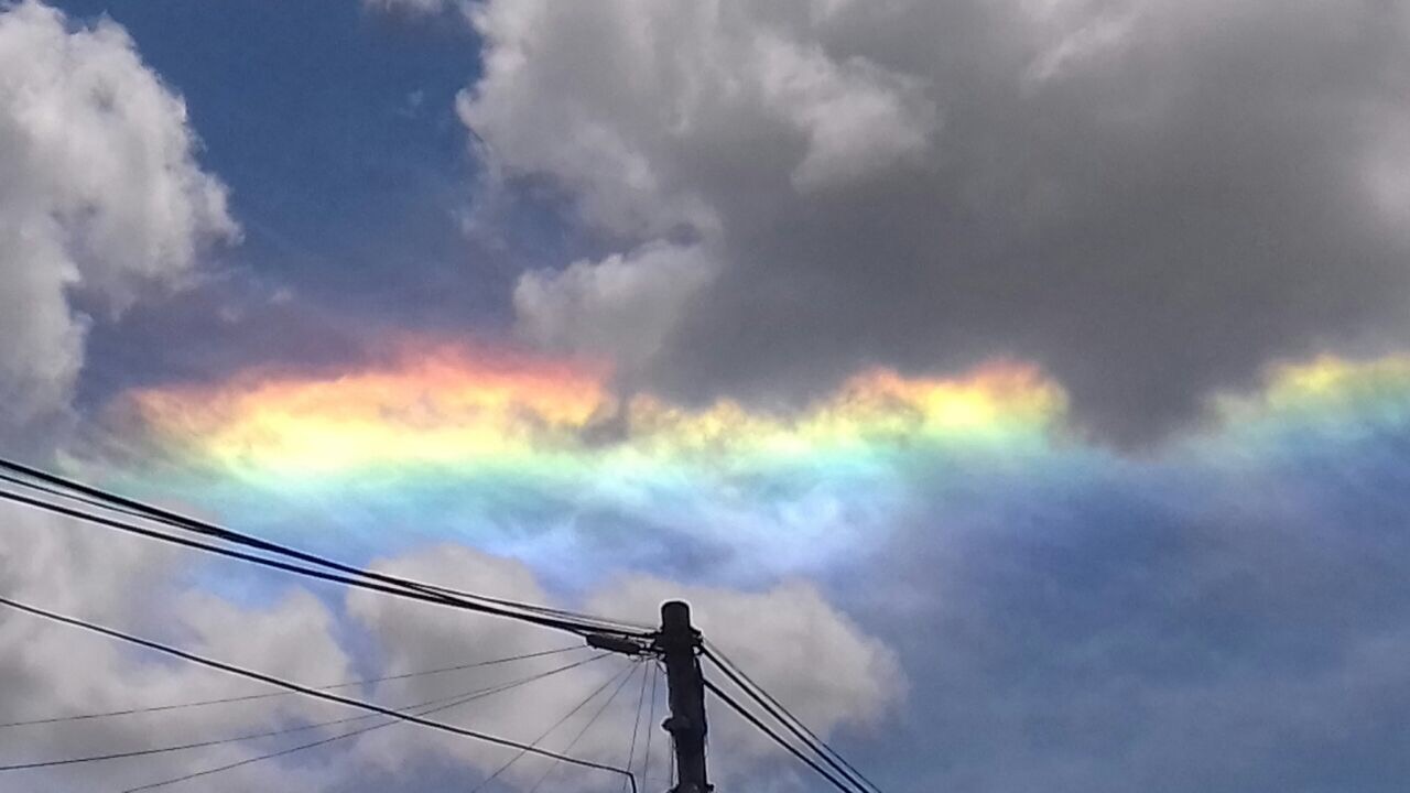 Maravillosa naturaleza: irisdencia o arco iris de fuego en la zona de Laguna Blanca y Clorinda