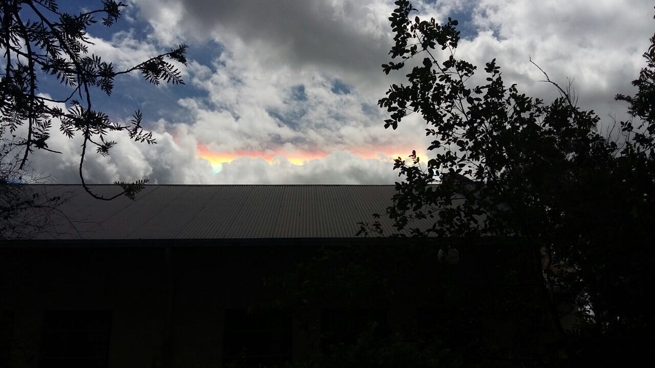 Maravillosa naturaleza: irisdencia o arco iris de fuego en la zona de Laguna Blanca y Clorinda