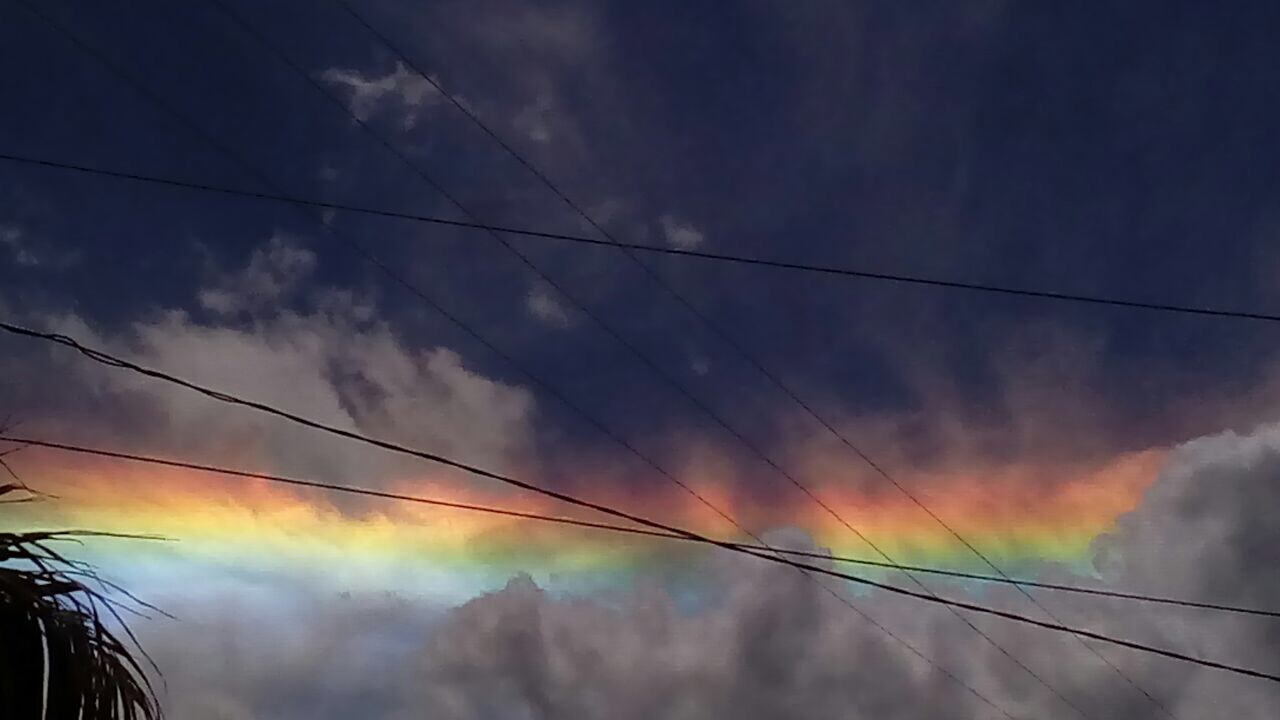 Maravillosa naturaleza: irisdencia o arco iris de fuego en la zona de Laguna Blanca y Clorinda