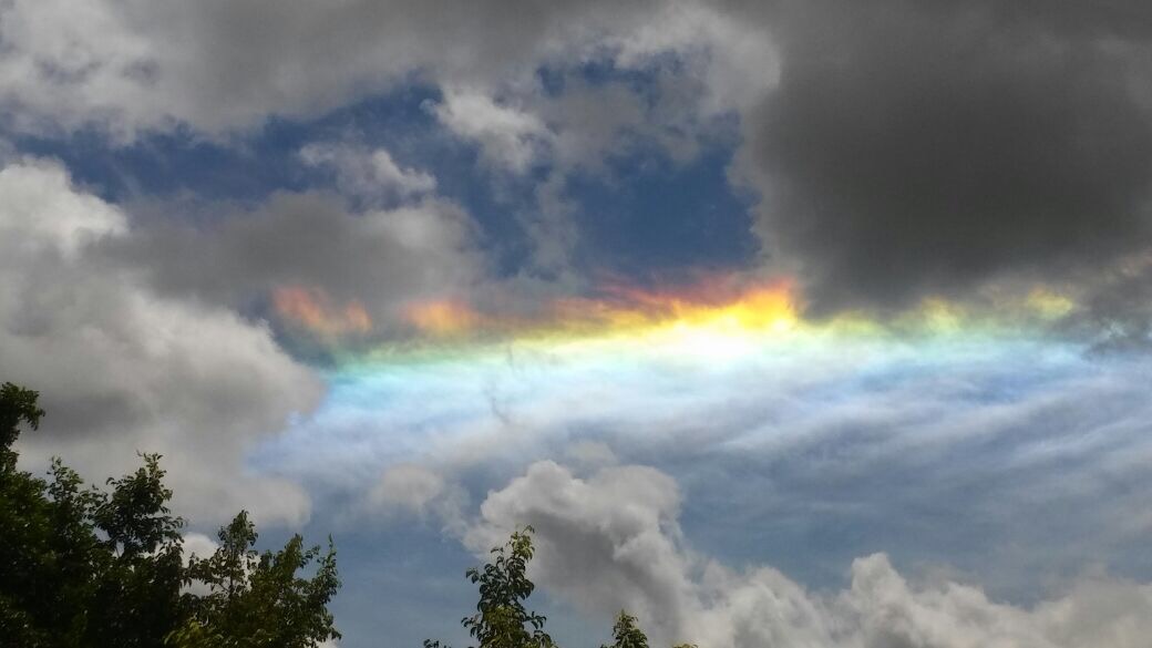 Maravillosa naturaleza: irisdencia o arco iris de fuego en la zona de Laguna Blanca y Clorinda