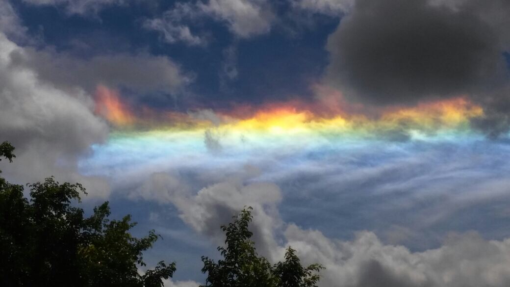 Maravillosa naturaleza: irisdencia o arco iris de fuego en la zona de Laguna Blanca y Clorinda