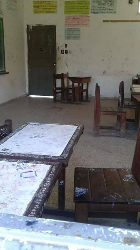 Piden reparaciones en una escuela secundaria bilingüe del barrio Namqom