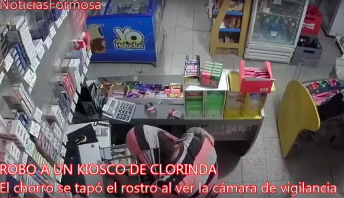 Una ventana de 30 centímetros sobra para ingresar a robar (video)