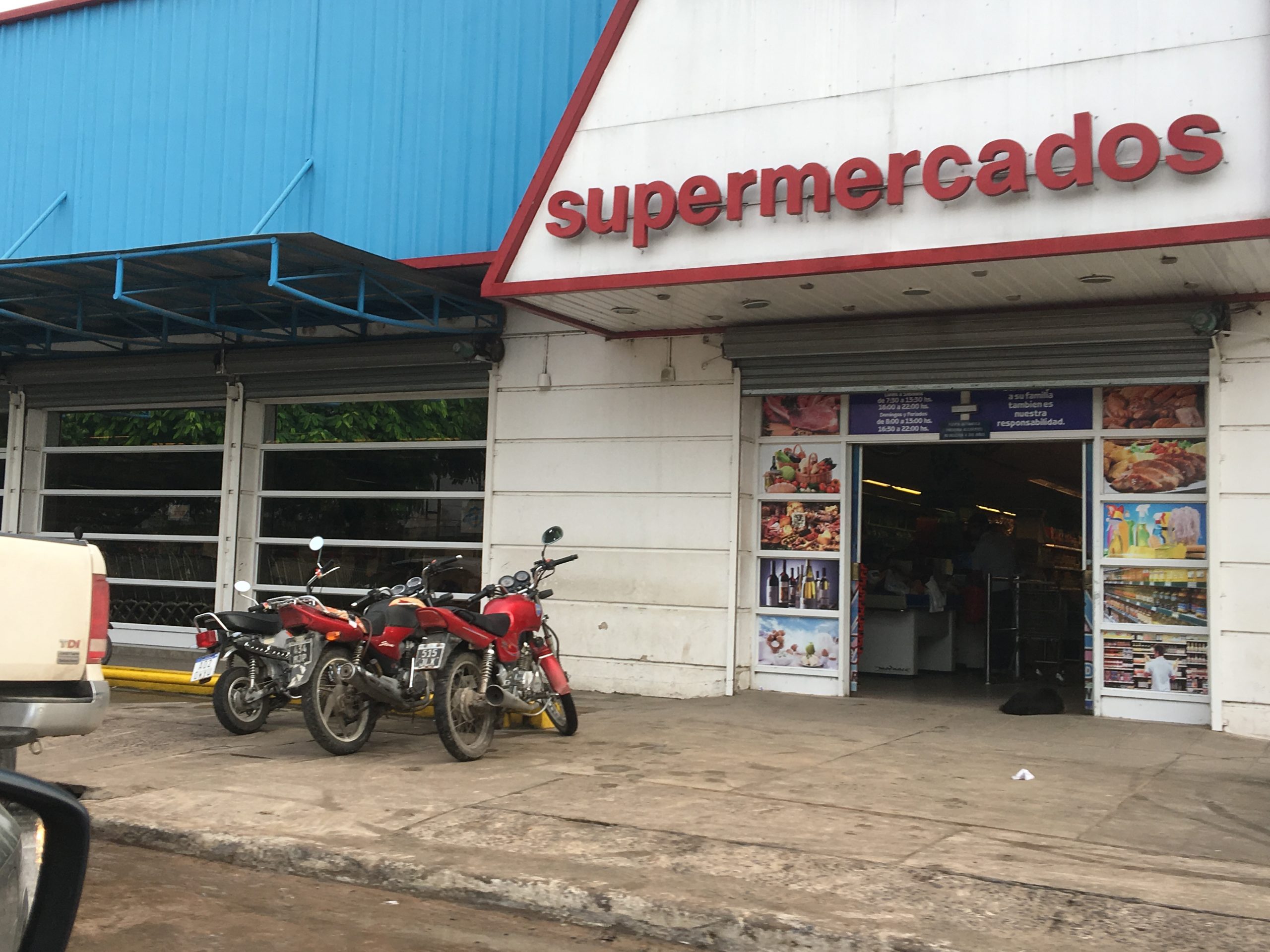 #6A / Actividad privada trabaja, administracion pública adhiere al paro