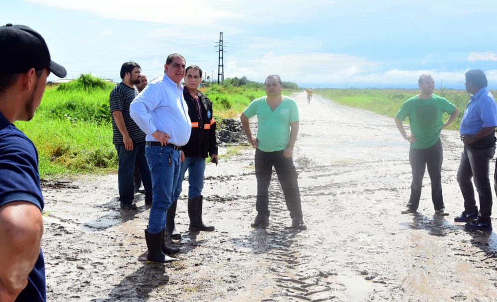 Soldados del RIM 29 ayudan a inundados del barrio San Agustín. Datos de lluvia caída, pueblo por pueblo