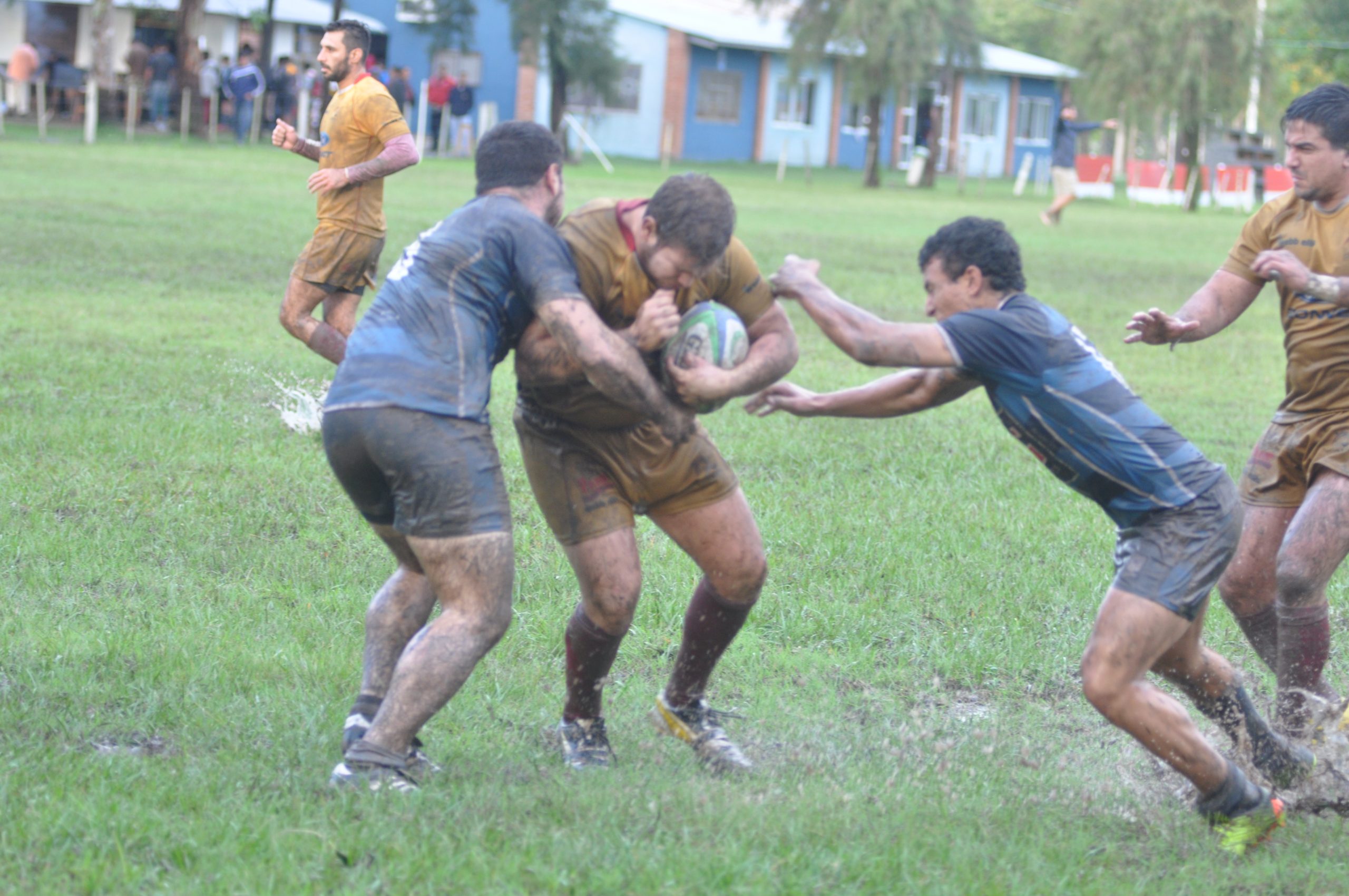 El «Zorro» no pudo con el «Canario Chaqueño» y cayó 20-30 en el único partido de la fecha