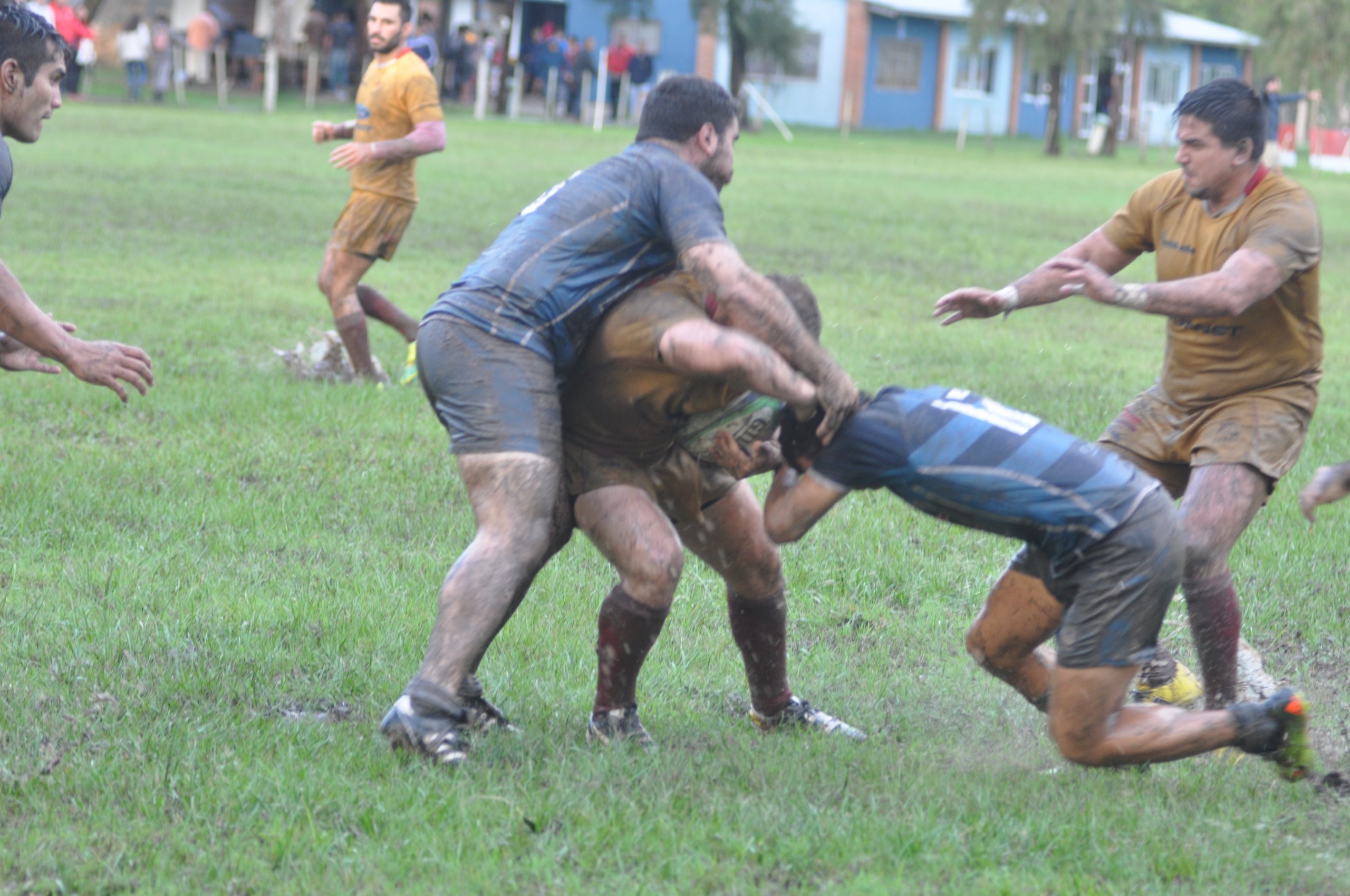 El «Zorro» no pudo con el «Canario Chaqueño» y cayó 20-30 en el único partido de la fecha