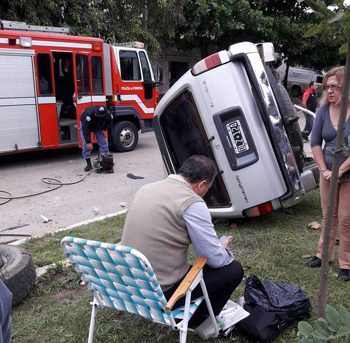 Violento choque en el barrio San Miguel, hay heridos