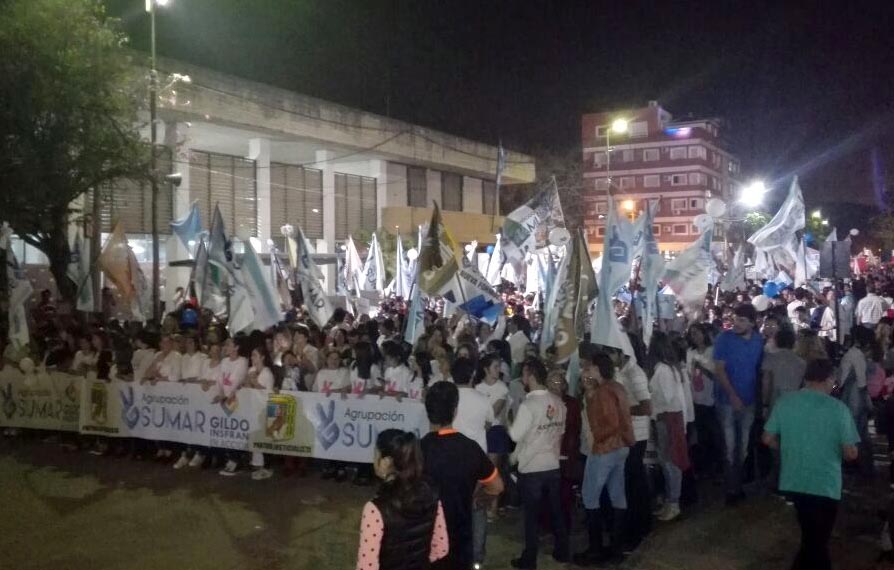 Sumar, la agrupación de la hija de Gildo, también desfiló en la plaza
