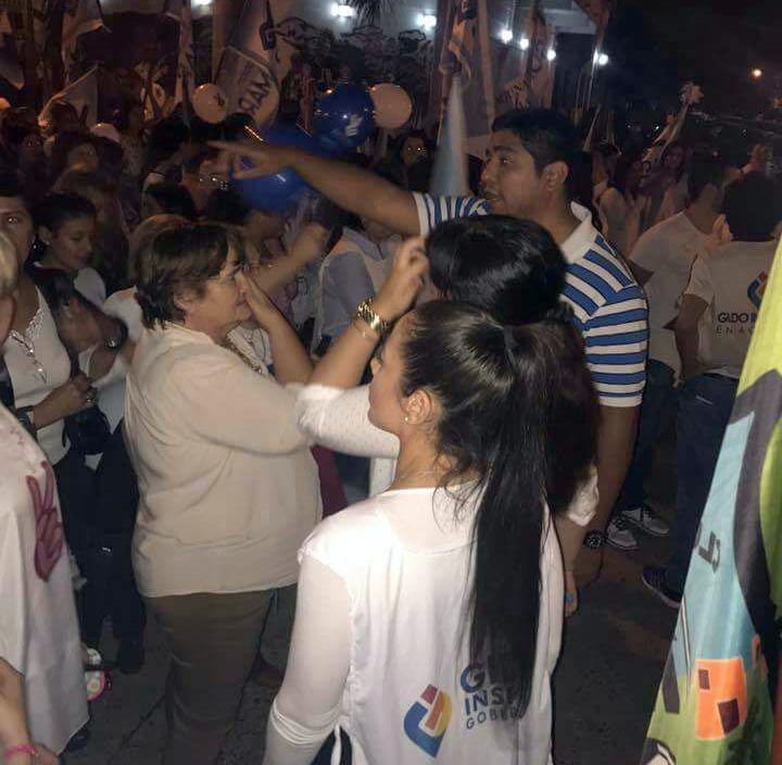 Sumar, la agrupación de la hija de Gildo, también desfiló en la plaza