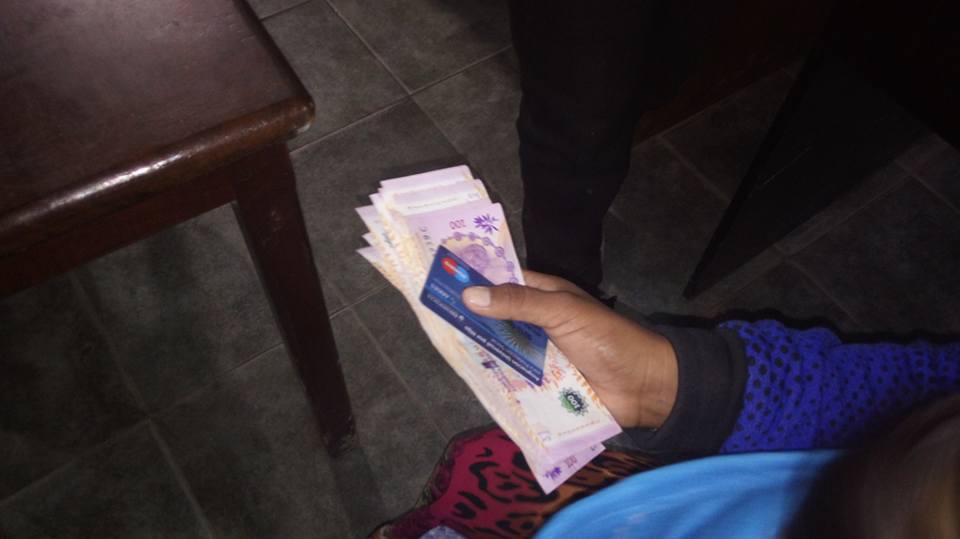 Recuperan tarjeta y plata del Anses, propiedad de una aborígen, en poder de una comerciante