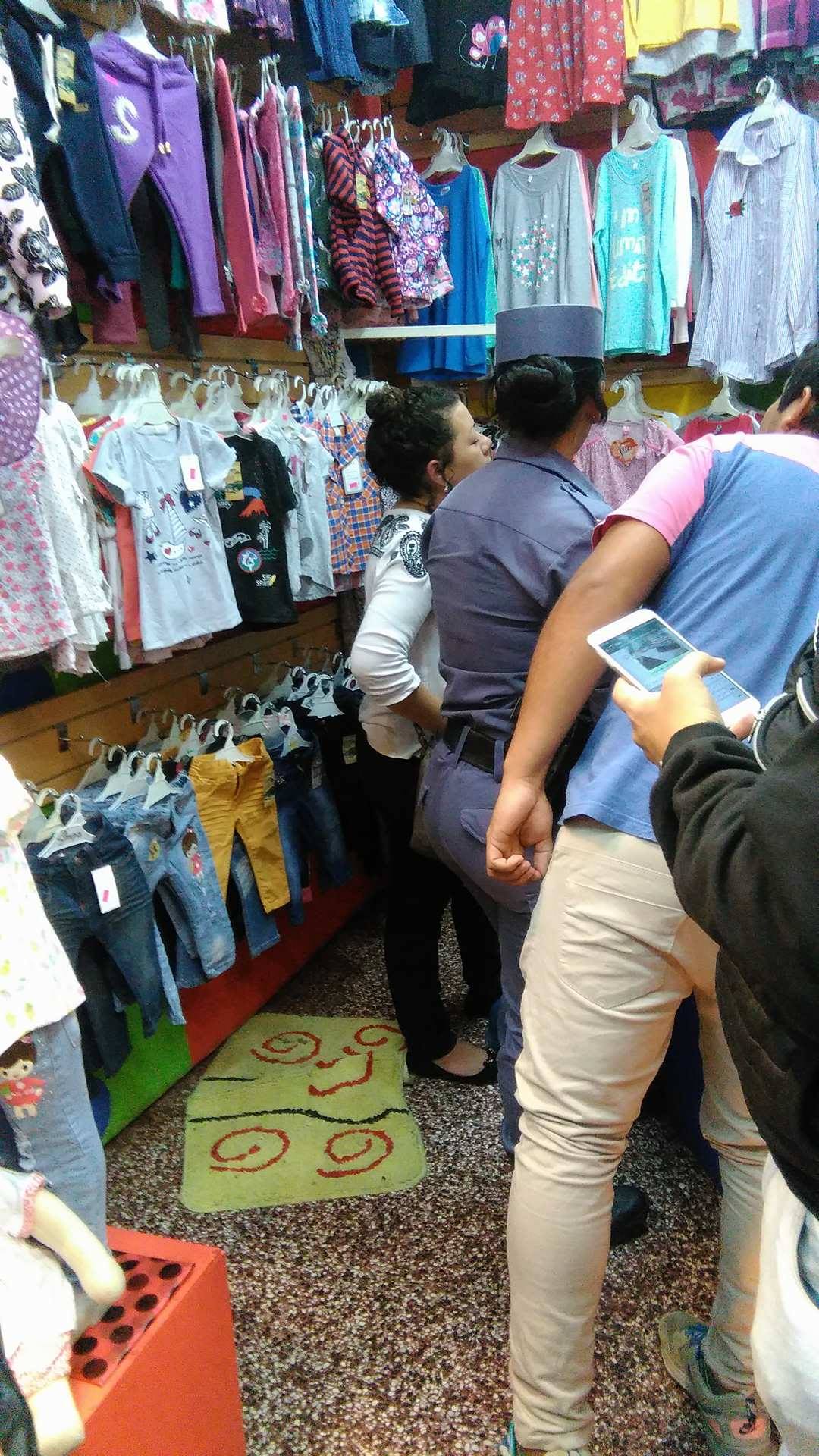 Agarraron a una mechera «in fraganti» en el Mercadito