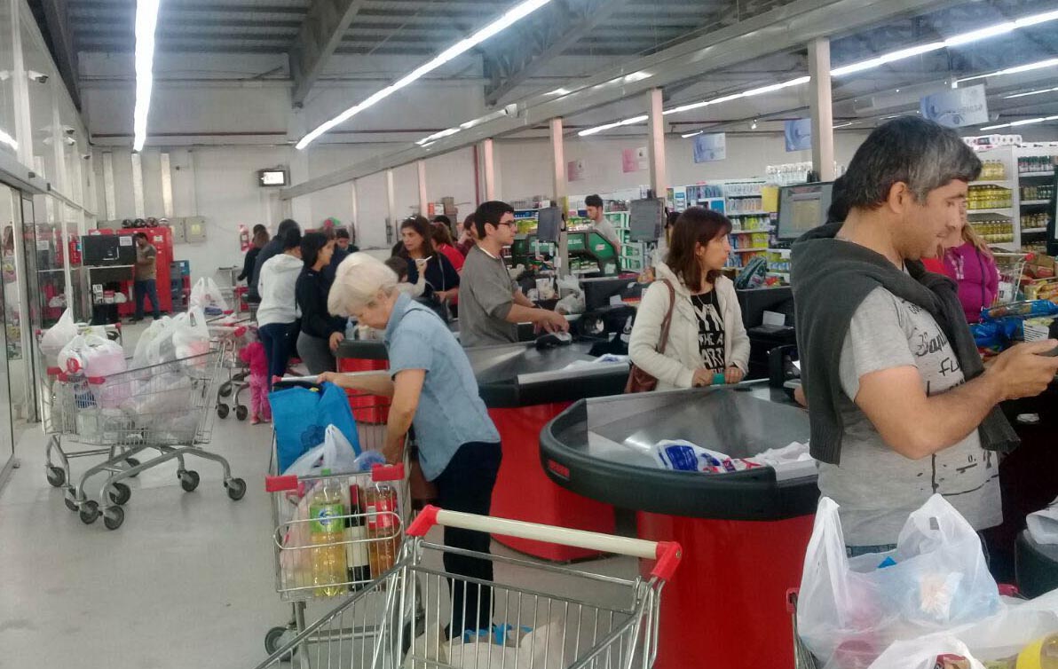 Con veedores, comenzó con normalidad la promoción de descuentos para alimentos