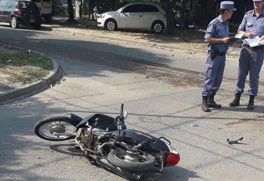 Cinco vehículos y una moto chocaron «en cadena» en el barrio San Miguel