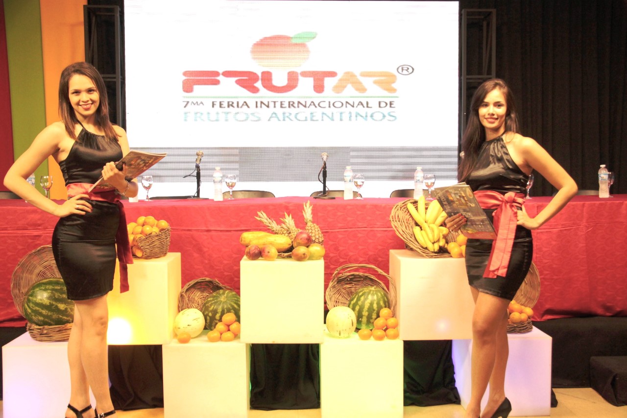 Comenzó la VII Feria Internacional de Frutos Argentinos en el Paseo Costanero