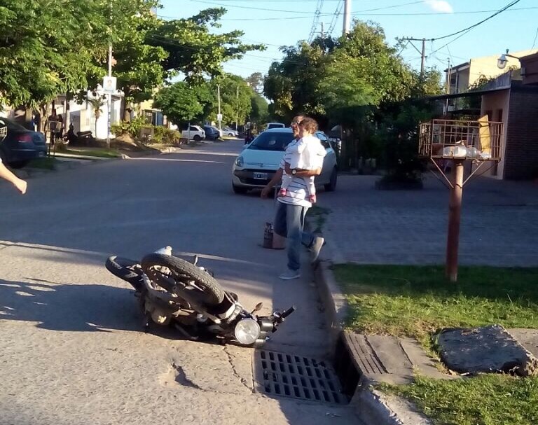 «Mono» Montoya protagonizó un choque con un motociclista