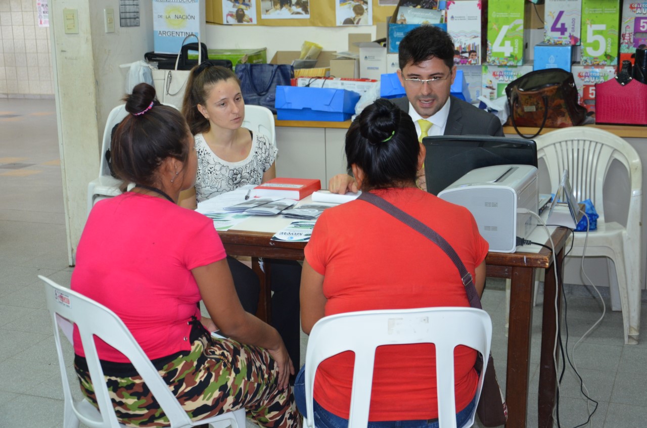 Unidad Móvil de Justicia recorre los barrios resolviendo trámites de los vecinos