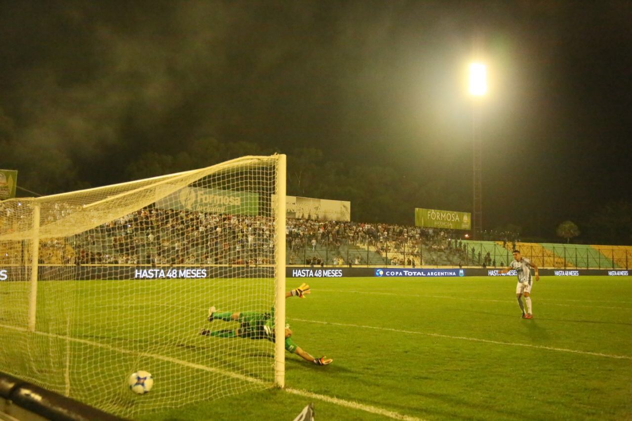 Atlético Tucumán tuvo su fiesta en el Antonio Romero