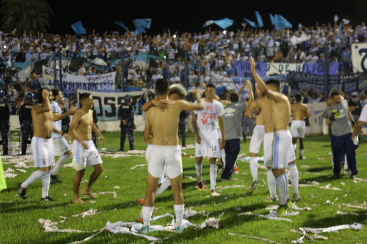 Atlético Tucumán tuvo su fiesta en el Antonio Romero