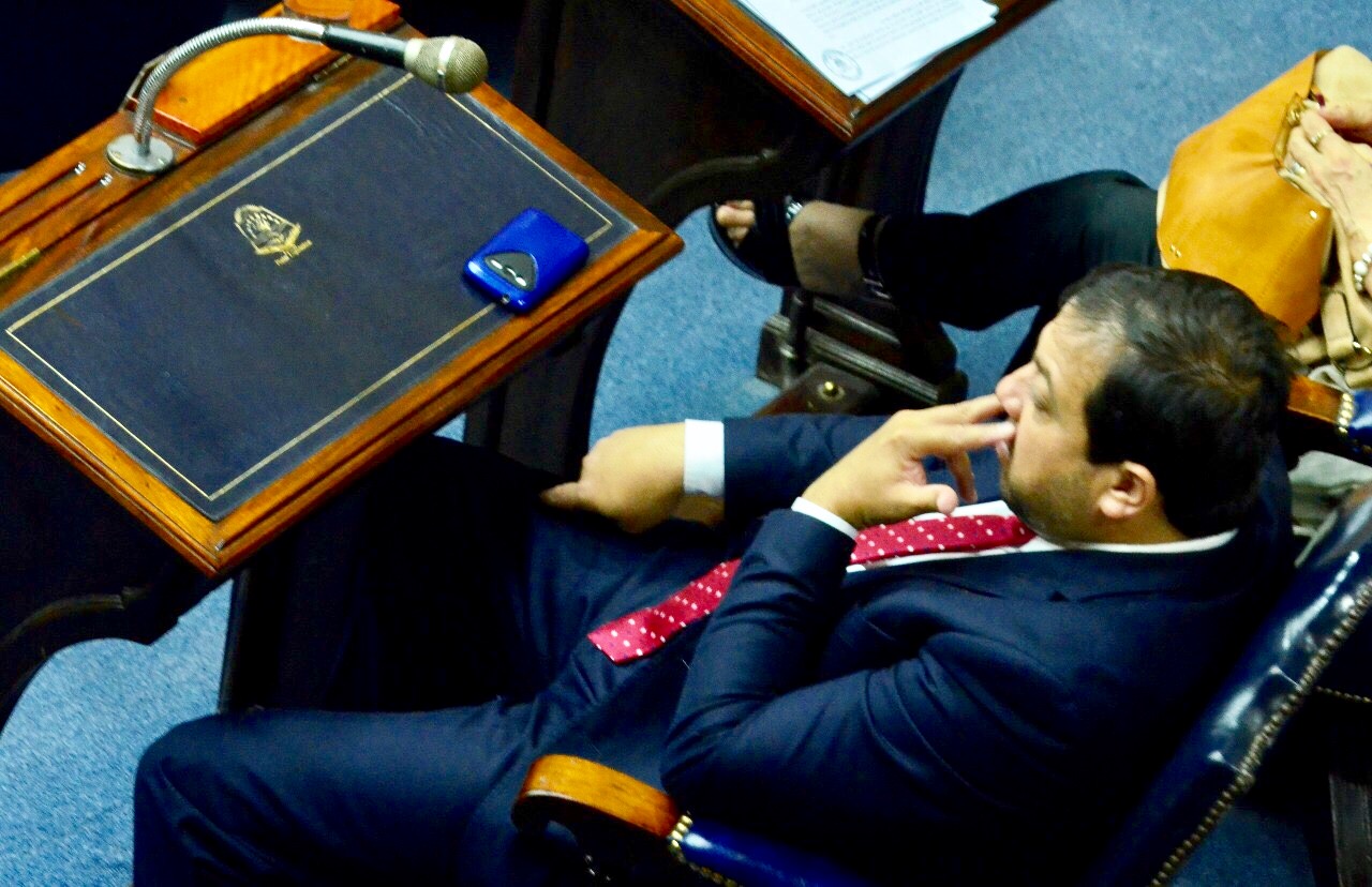 Aprobaron leyes de impuestos y Pymes acordadas entre Gildo y Macri