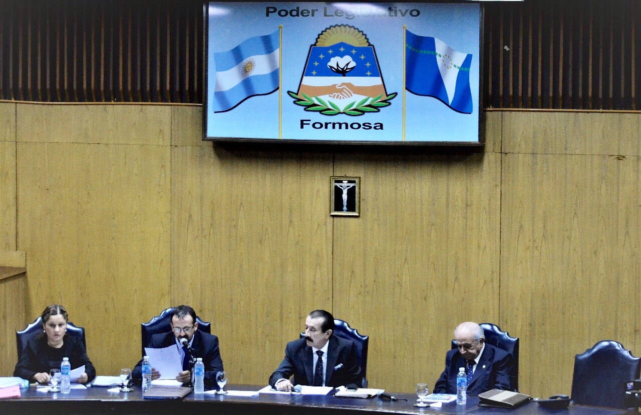 Aprobaron leyes de impuestos y Pymes acordadas entre Gildo y Macri