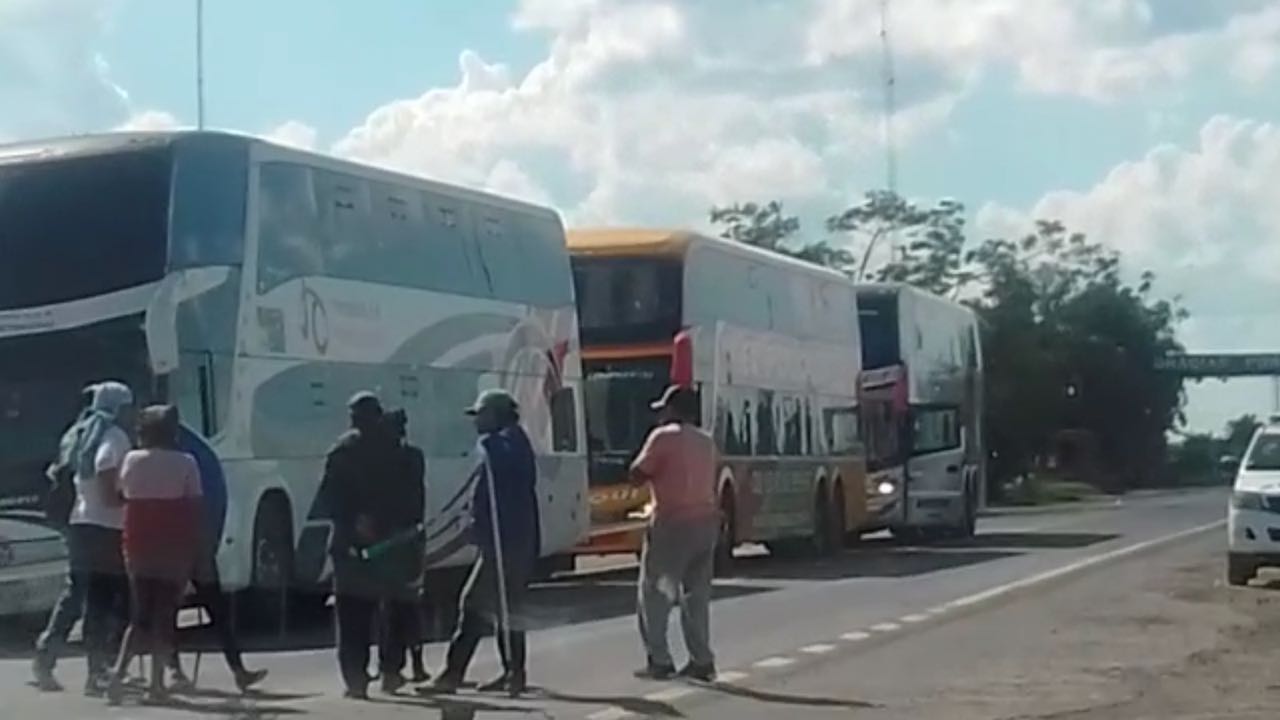 Aborígenes cortan la ruta en el barrio Namqom, hubo incidentes con periodistas